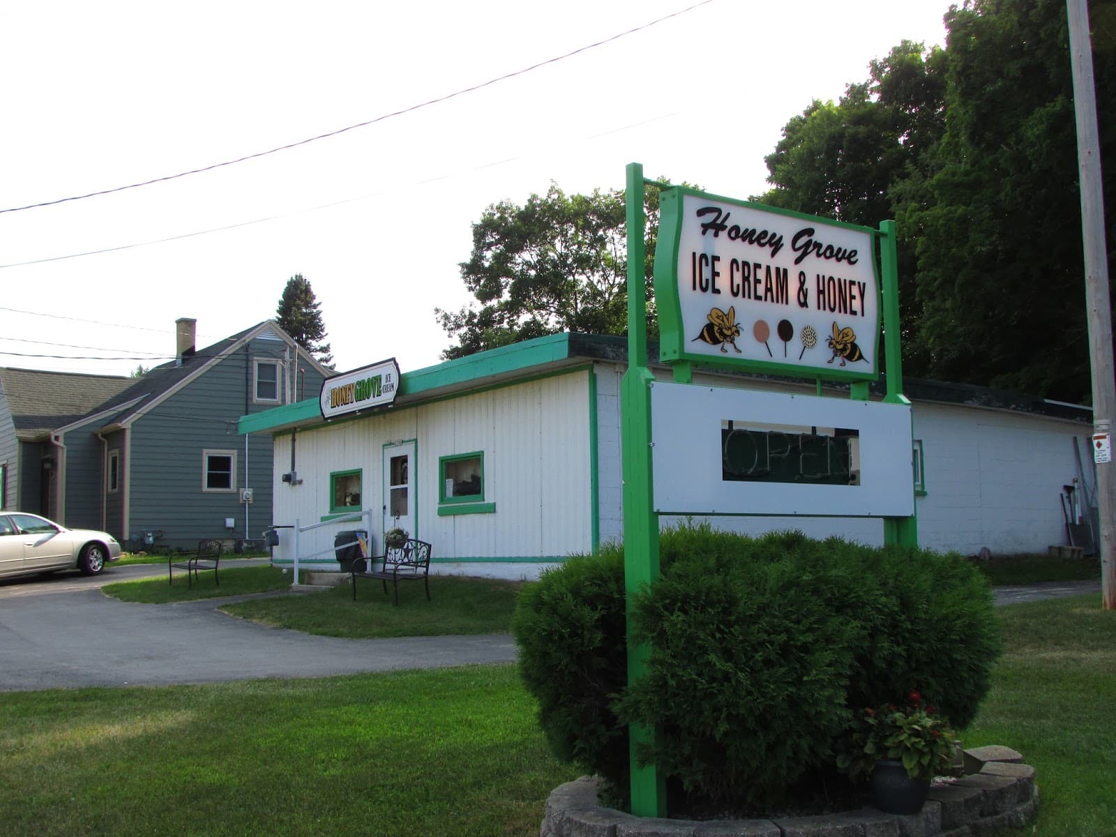 Honey Grove Apiaries